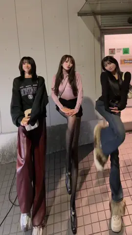 焼肉いっぱい食べたよ〜🥩♡♡ #イコラブ 左から #野口衣織 #大谷映美里 #山本杏奈 @山本杏奈 