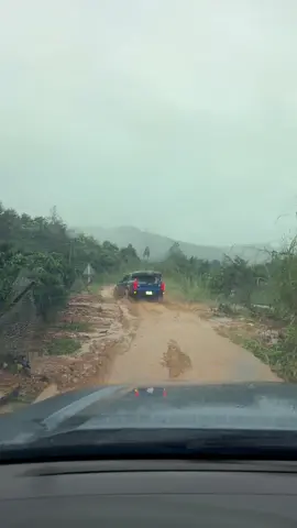 Tiến về tâm lũ ae oi