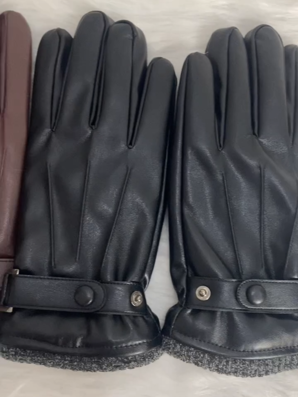 Có đôi găng tay da này đi xe máy không sợ gió và mưa lạnh nữa #gangtay #gangtayda #muadong #phukienmuadong #xuhuong 