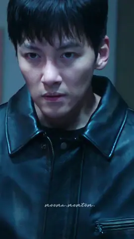 ga ekspek bakal di terobos pake motornya😭 #themanipulated #jichangwook #kyungsoo #dohkyungsoo 