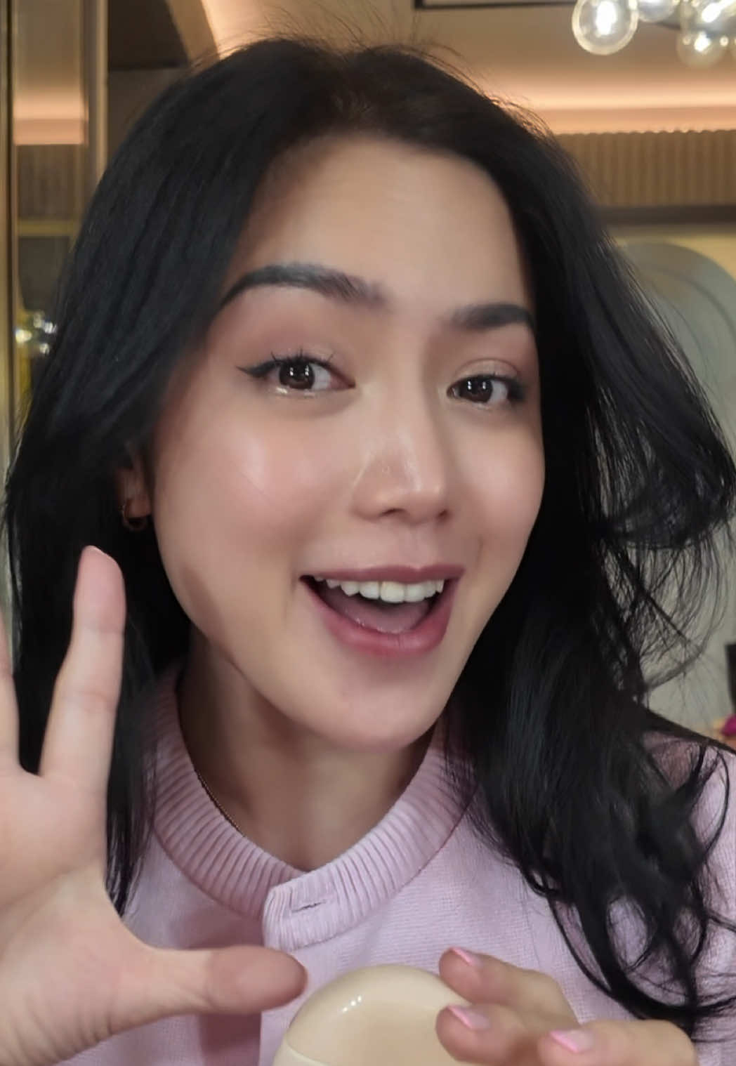 Buru-buru tapi tetap glowing? Bisa banget 😭✨ 6-in-1 lifesaver! #TintedSunscreen6in1 #JudydollBrandDay