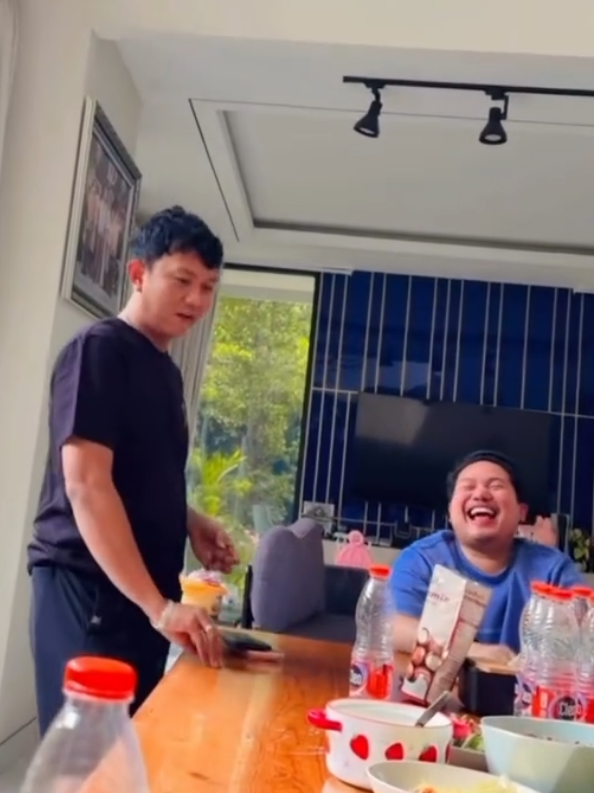 Chef bella masak rendang🤭🤣🤏🏻 #cundamani #bellabonita #dennycaknan #ontycunda #fyp