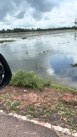 มักบ่นิ 