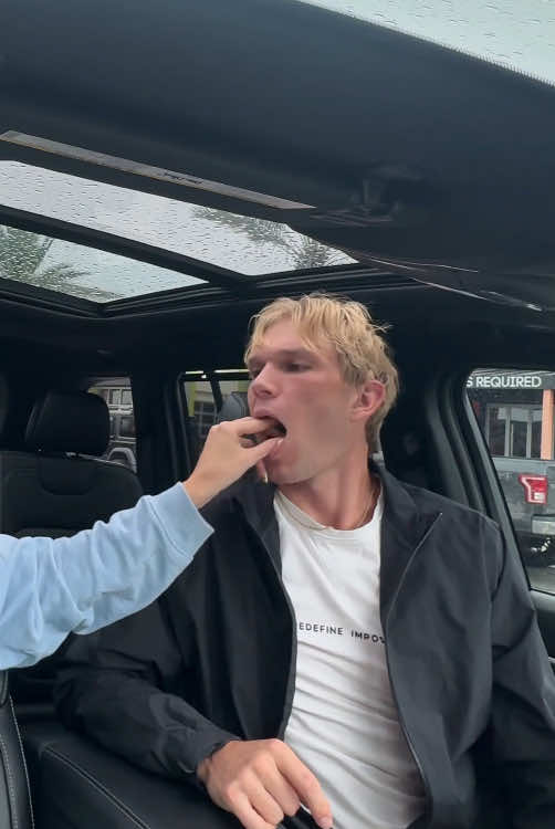 Eat my boyfriend’s food and see his reaction#prank #boyfriends #funny #couple #eating 