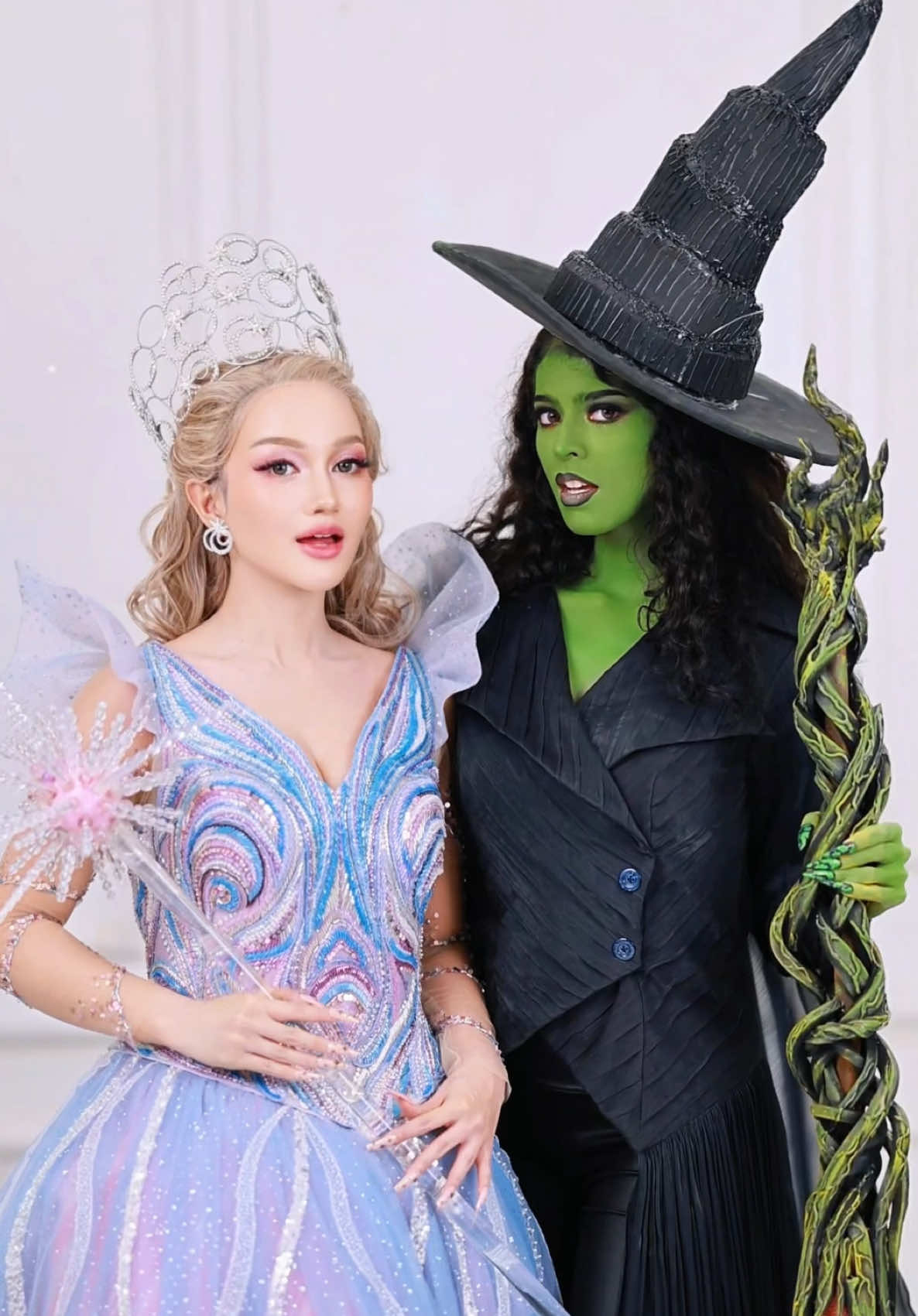 Something WICKED this way comes! 🩷💚⚡️