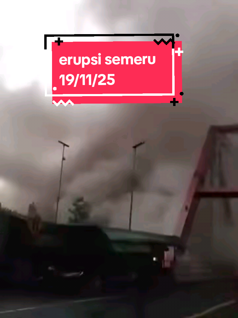 19 november 2025 semeruku batuk lagi, stay safe warga luamajang 😞🤲  #erupsi #semeru #lumajang