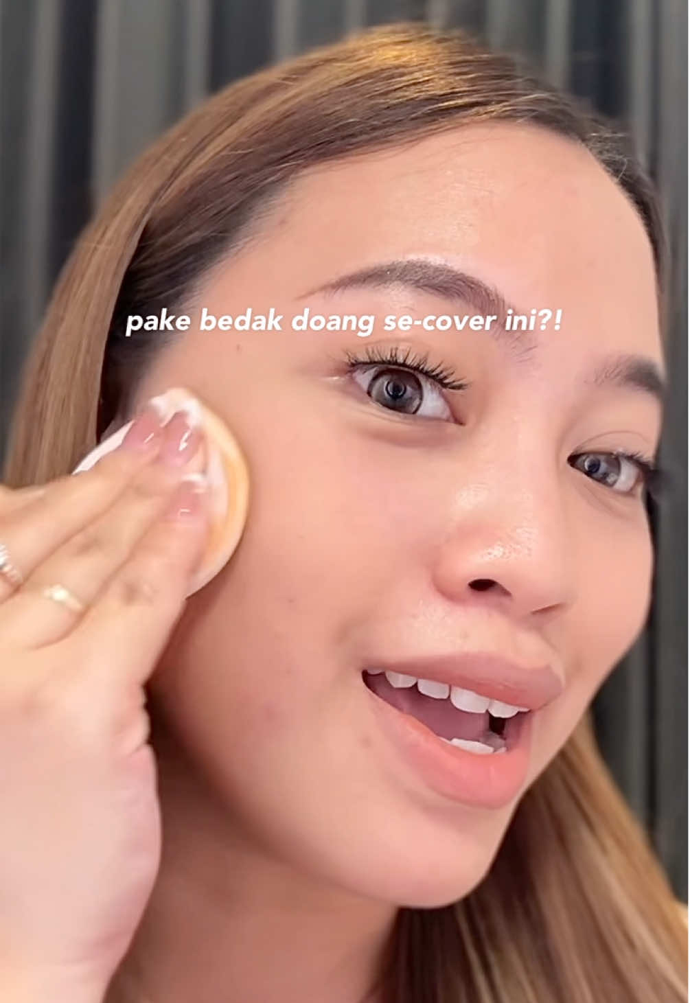 Finishnya haluss dan ga makin lama makin cakey luv! 🫶🏻 #twc #twowaycake #powderfoundation 