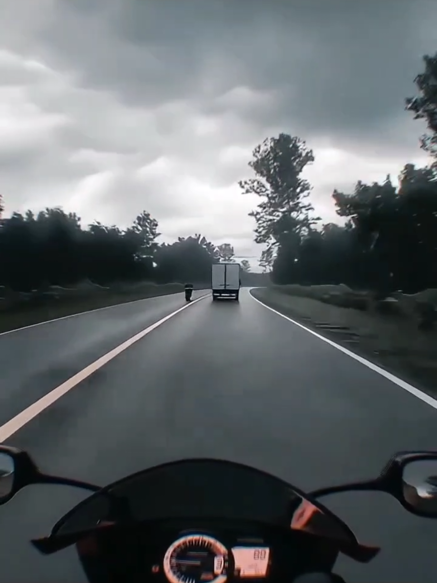 Запам’ятай одну річ: помилки — це не вирок. Це досвід, за який ти вже заплатив. Не залишай цей досвід марно. Життя не закінчується там, де ти оступився. Воно починається там, де ти вирішив піднятися. Так, ти помилявся. Можливо, не раз. Можливо, боляче, глибоко, по-дурному. Але ти зараз тут — і ти думаєш про зміни.  Сьогодні — твоя точка нуль. Не завтра. Не “коли буде настрій”. Сьогодні. Почни з малого. Поверни собі повагу — маленькими вчинками. Поверни собі віру — маленькими кроками. Поверни собі напрям — маленькими рішеннями. Поки ти живий — Бог ще не закінчив з тобою. Твій біль, твій сором, твої уроки — усе це Він може обернути на силу. Дай Йому можливість діяти. Не тікаючи, не ховаючись у провині, а приходячи до Нього таким, який ти є. Тільки Бог може змінити мою долю. Я молюся, прошу про нову версію мене, про народження нової особистості і смерть іншої. Це народження при житті.