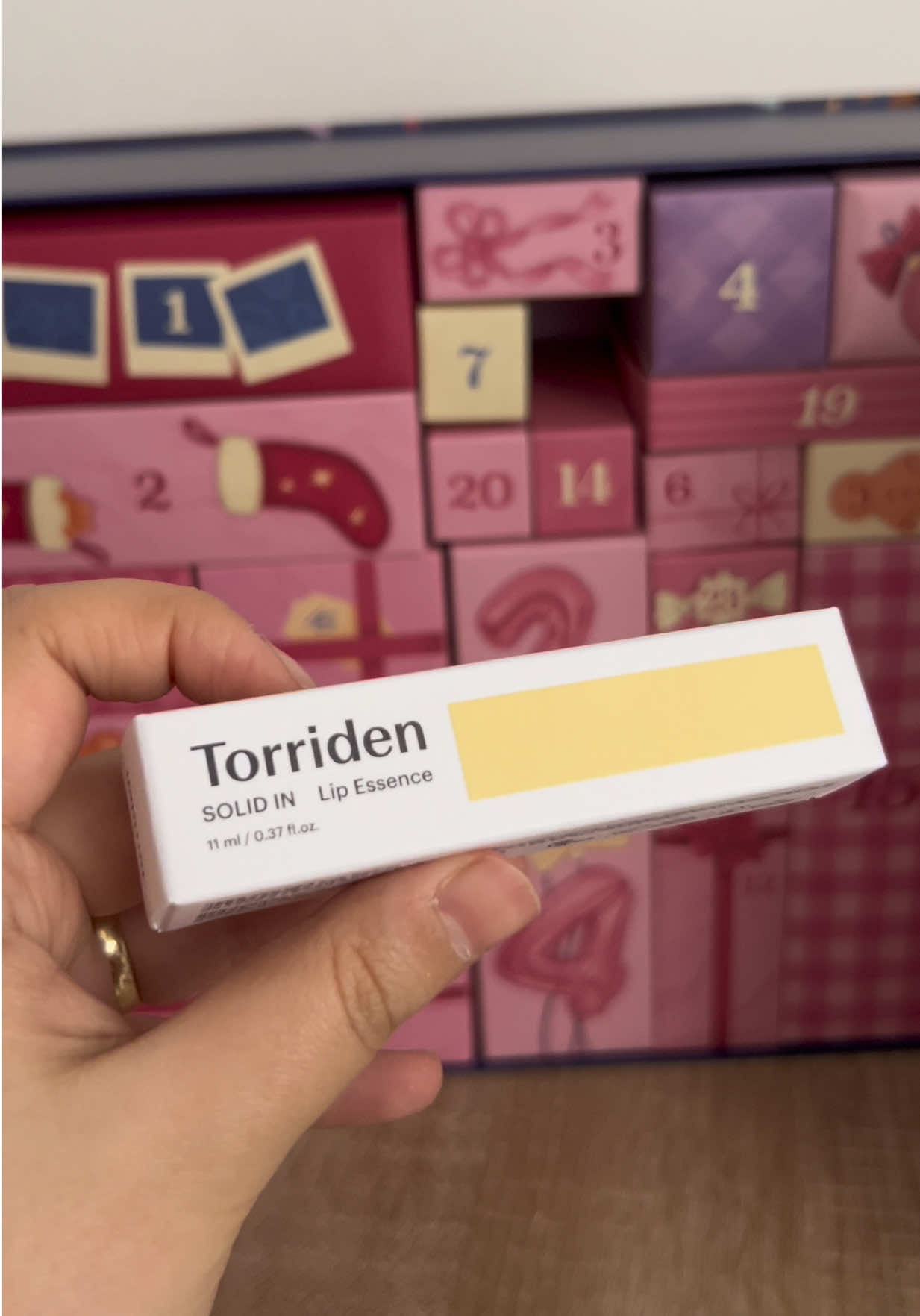 There’s no popular sound just unboxing is asmr to me 😁 @SUKOSHI  Advent Calendar Part 1 - I want to try all together 🫵🏻😋 #fyp #koreanskincare #skincare #skincarejunkie #adventcalendar 