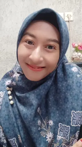 stitch dengan @OPPO Indonesia Siapa bilang yang tahan banting, design ciamik pasti harganya mahal. eits, sini deh. Coba tonton VT ku sampe habis @oppoindonesia A6 Pro cocok jadi pilihan mu #OPPOA6Pro #DesignMawar #PerformaLancar5Tahun #AndalanSetiapSaat #TahanBanting 