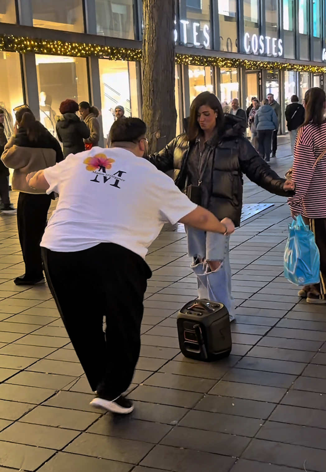 Echt lovely hoe ze danst😍🙏🏽🇹🇷#turkije #multicultureel #halay #grappig #dance 