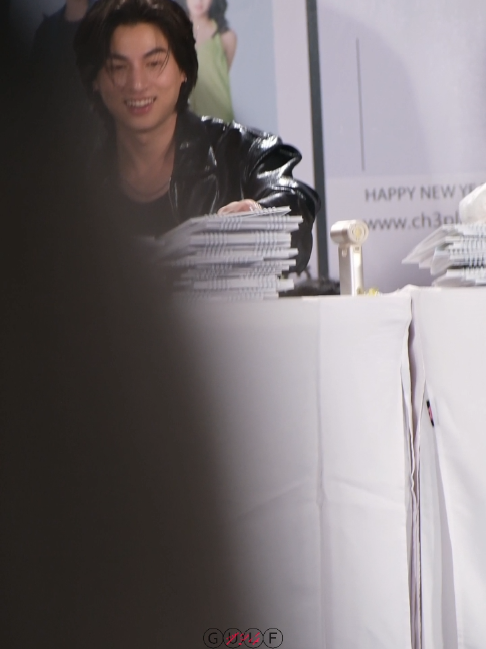 กลัฟบอกไม่รู้จักท่าพญานาคน้อย พี่เบลล่าเลยสาธิตให้ดูซะเลย 5555 #เบลล่าราณี #กลัฟ #gulf #กลัฟคณาวุฒิ #GulfKanawut 