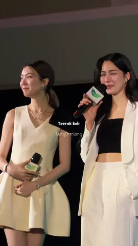 Hôm nay P'Ling lạ lắm nha...người ta có quyền rồi có khác he...! N'Orm ngại đỏ cả mặt luôn...🤏🏻🫶🏻🥰 Waaaa chắc thuyền tự cập bến quá👀  #LingOrm #Linglingkwong #Ormkornnapat  LINGORM PRESENTER LAURIER #LaurieriLoveMeWithLingOrm