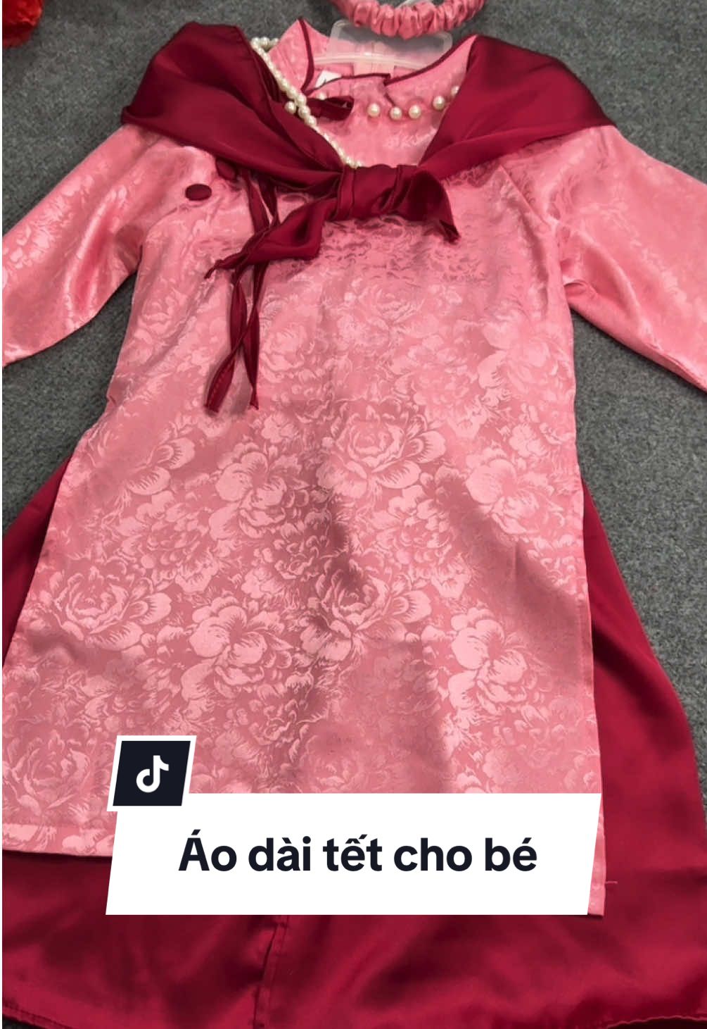 Áo dài tết cho bé xinh xỉu #xuhuongtiktok #xuhuong #thoitrangtreem #aodaitet #aodaichobe 