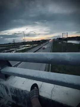 爱情里,信任很重要。如果你们真心相爱,等待都是值得的。如果你们不爱,一切努力都是徒劳的。 Niềm tin rất quan trọng trong tình yêu. Nếu thực sự yêu nhau, sự chờ đợi là xứng đáng. Nếu không yêu nhau, mọi nỗ lực đều vô ích. #nhactamtrang #phamtruong 