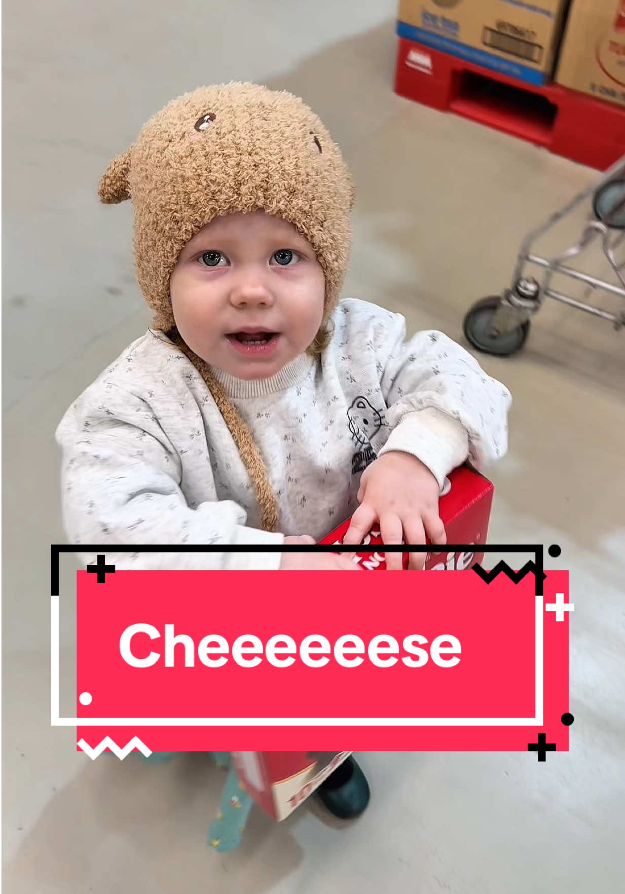 We needed to go to the shops. #daddydaughter #nomadmurphy #vietnam 