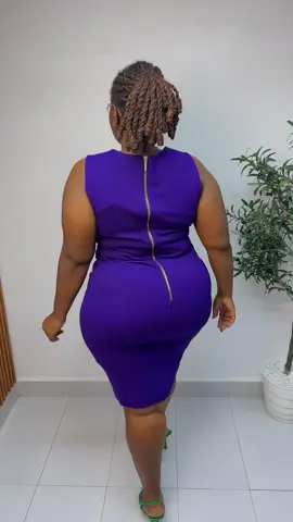 ✅ Super Quality #Thrifted #Dress Available ✅ Size 14  ✅ Price:kes 4000 ✅ DM or Whatsapp 0799182838 📌 Platinum Plaza. Shop 404