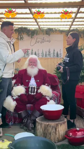 Mă pregătesc pentru cele mai frumoase campanii de Crăciun, alături de Moș Crăciun și fotografa Giorgiana! 🎅✨ Abia aștept să aducem magia sărbătorilor în cele mai calde și luminoase fotografii.