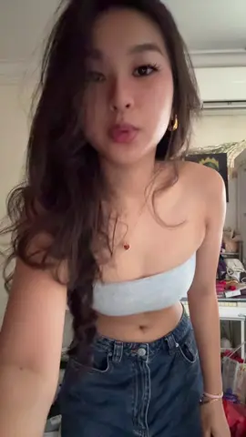 ignore the tag on the shirt bahahah