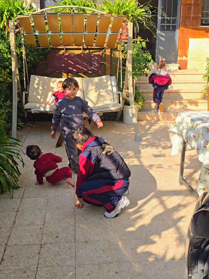 احفادي الحلوين  صلوا على رسول الله 