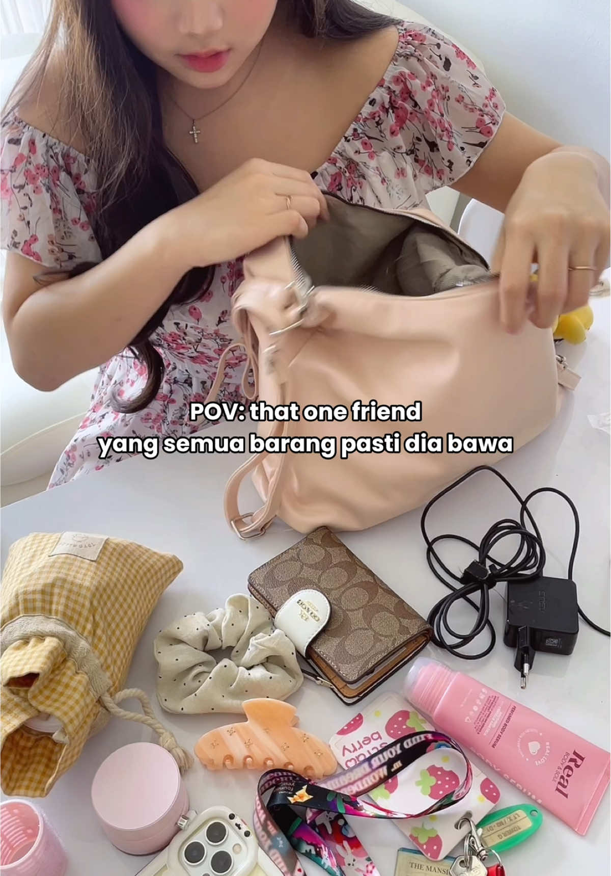 Tag your friend yang tasnya kaya seisi rumah 🤭👜 #realbodysoul 