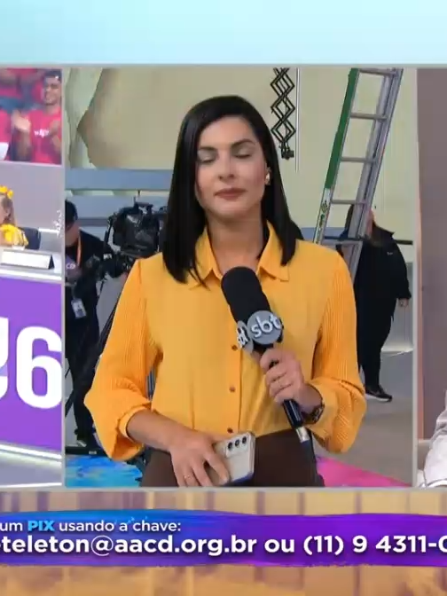 📲 Hashtags mais comuns da AACD #Teleton → a principal hashtag oficial do evento anual. #AACD → usada para marcar conteúdos relacionados à instituição. #Teleton2025 → específica da edição de 2025, que celebrou os 75 anos da AACD. #EuApoio → frequentemente associada às campanhas de arrecadação. #AACD75Anos → destacada em 2025 para comemorar o aniversário da instituição. Essas hashtags ajudam a mobilizar doações e engajamento nas redes sociais, ampliando a visibilidade da causa. Carolina Andrade é biomédica e se envolveu com Daniel Cravinhos enquanto ele ainda era casado com Andressa Rodrigue**Resumo direto:** Luiz Bacci participou do **Teleton 2025**, transmitido pelo SBT, e foi destaque em alguns momentos divertidos e emocionantes da maratona solidária que arrecadou **R$ 37,2 milhões** em prol da AACD.   --- ## 📌 O que aconteceu no Teleton 2025 - **Evento:** 28ª edição do Teleton, realizada em novembro de 2025.   - **Arrecadação:** R$ 37,2 milhões, superando a meta inicial de R$ 35 milhões.   - **Finalidade:** Os recursos vão financiar cerca de **300 mil atendimentos** da AACD, além de investimentos em infraestrutura e tecnologia.   - **Participações:** Além de Bacci, estiveram presentes Eliana, Maisa, Celso Portiolli, Daniel, Virgínia Fonseca, a família Abravanel e diversos artistas.   --- ## 🎤 Luiz Bacci no Teleton - Luiz Bacci, conhecido como apresentador de jornalismo policial, apareceu em momentos de descontração durante a transmissão.   - Em vídeos que circularam nas redes sociais, ele protagonizou falas bem-humoradas que viralizaram, mostrando um lado mais leve e carismático.   - Sua presença ajudou a atrair público e engajamento, reforçando o caráter de união entre diferentes perfis de comunicadores e artistas.   --- ## 🌟 Importância da participação - A presença de figuras populares como Bacci amplia o alcance da campanha, trazendo públicos diversos para apoiar a AACD.   - O Teleton é uma das maiores iniciativas de solidariedade televisiva no Brasil, e cadas **Resposta direta:** Em 2025, Luiz Bacci voltou ao SBT e participou da programação especial do **Teleton 2025**, campanha beneficente da **AACD (Associação de Assistência à Criança Deficiente)**, que arrecadou R$ 37,2 milhões e celebrou os 75 anos da instituição.   --- ## 📺 Luiz Bacci e o Teleton 2025 - **Retorno ao SBT:** Após 15 anos, Luiz Bacci assinou contrato com o SBT em maio de 2025. Ele foi escalado para apresentar programas como o telejornal matutino *Alô Você* e também o icônico *Aqui Agora*, relançado pela emissora.   - **Participação no Teleton:** Como parte da nova grade e da aproximação com o público, Bacci esteve entre os apresentadores que conduziram trechos da maratona televisiva beneficente da AACD.   - **Evento:** O Teleton 2025 contou com madrinhas (Eliana e Maisa), padrinhos (Celso Portiolli e Daniel), embaixadora (Virginia Fonseca), além da família Abravanel e diversos artistas e influenciadores.   --- ## 🎯 Importância do Teleton 2025 - **Arrecadação:** Foram levantados **R$ 37,2 milhões** em 27 horas de programação.   - **Impacto:** O valor financiará cerca de **300 mil atendimentos** dos 850 mil realizados anualmente pela AACD.   - **Comemoração:** A edição celebrou os **75 anos da AACD**, reforçando o lema “Confiamos no futuro, confiamos em você”.   --- ## ✨ Reflexão A volta de Luiz Bacci ao SBT coincidiu com um momento simbólico: sua presença no Teleton reforçou a união entre jornalismo e solidariedade. O evento mostrou como figuras da TV podem ampliar a visibilidade de causas sociais e mobilizar milhões de brasileiros em prol da AACD.   --- 👉 Se quiser, eu posso detalhar **quais outros artistas participaram ao lado de Bacci no Teleton 2025** para dar uma visão completa da programação.   Sources: 2025-11-07 10-24-01 (11)