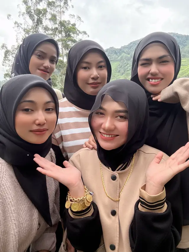 GADIS STRAWBERRY 🍓