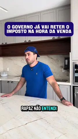 🔍 Split Payment explicado — e por que você empresário deve prestar atenção AGORA Com a Emenda Constitucional nº 132/2023 e a Lei Complementar nº 214/2025, o Brasil vai implantar o mecanismo de split payment — ou seja: na hora da venda, o imposto é separado automaticamente e vai direto pro governo.   📌 Como funciona: Quando o cliente paga por um produto ou serviço, o sistema de pagamento já faz a divisão: parte do valor vai pro fornecedor, parte vai direto pra Receita por conta dos novos tributos (IBS/CBS).   💡 Impacto pra você: 	•	Menos capital de giro disponível no momento da venda. 	•	Ausência de recolhimento posterior — o imposto sai antes de você receber o valor total. 	•	Necessidade urgente de adaptar sistemas de pagamento, ERP, emissão de NF e fluxo de caixa. 🚨 Pra finalizar: Esse modelo vai vigorando gradualmente até 2032, quando o novo sistema tributário estará plenamente implementado.   ➡️ Me segue aqui — @yurireis.contador — e vamos preparar sua empresa para essa nova realidade tributária antes que o jogo vire contra você.