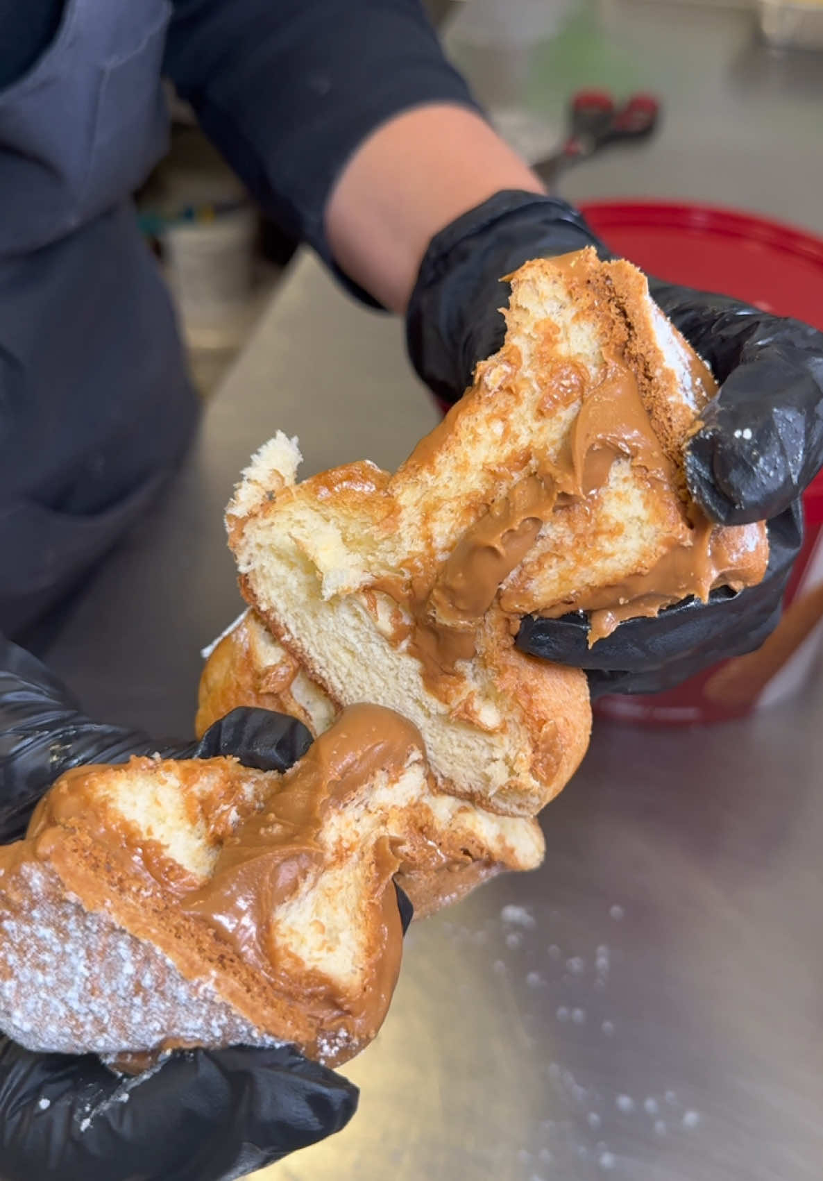 I nostri pandorini ti stanno aspettando 🤤 #pacocornetteria #vomero #pandorini #lotus #natale 