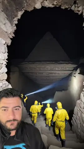 #Me voy a volver loco. Es demasiada información y desinformación al mismo tiempo, hay un mundo que aún no conocemos y eso es apenas una mínima porción del planeta. El universo es infinito. #giza #gizapyramids #egypt #egyptian           