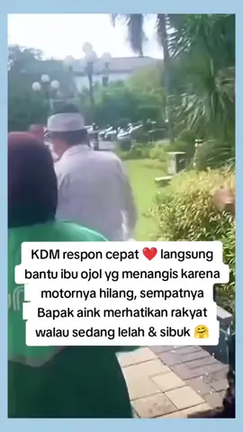 KDM respon cepat ❤️ langsung bantu ibu ojol yg menangis karena motornya hilang, sempatnya Bapak aink merhatikan rakyat walau sedang lelah & sibuk 🤗 #LIVEFest2025 