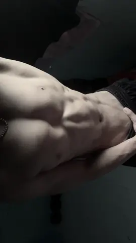 1 vóc dáng thẫm mĩ tại nhà mà sự kỉ luật của tôi đang rèn ra. #body #6mui #gym #calicthesnic #tapluyen 