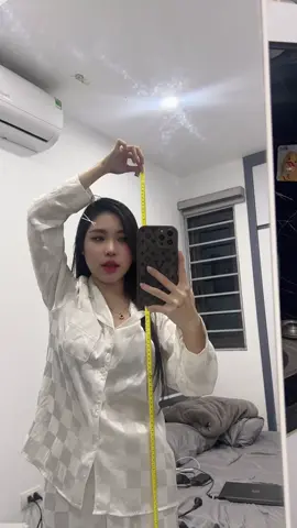 Đó. Này thì m7 nha. Tui còn chưa nổi 3m bẻ đôi nữa 🥲🥲 #lùn💔 