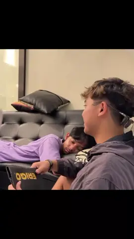 bahagia selalu sehat badan nya tebel dompet nya ya ul😜😜@BOY REAL.  #gwsm #firmanboy #masboy #viraltiktok 