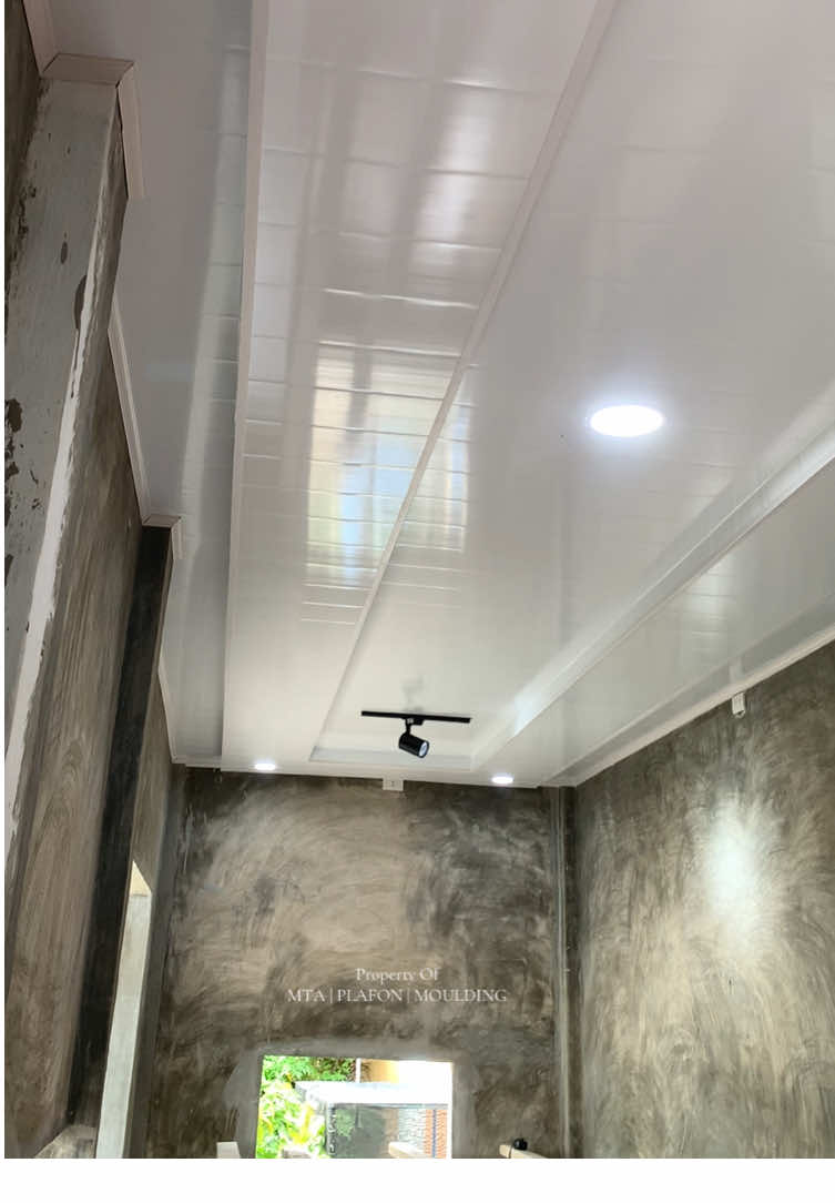 Plafon pvc minimalis 😍😍 untuk konsumen onlineku terimakasih atas segenap kepercayaannya 🫡 yang mau konsul silahkan DM atau hubungi no yang ada di bio 🙏🏻📩📞 #plafonpvc #plafonpvcminimalis #kotabandaaceh #acehbesar #tukangplafon 