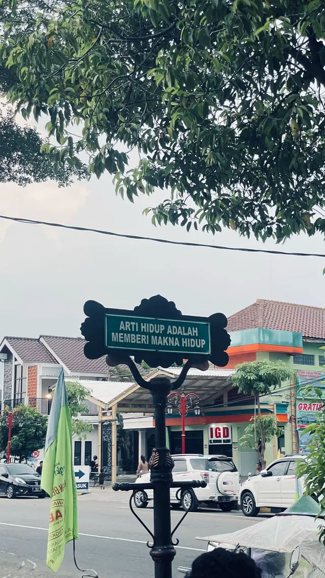 Nikmati sambil berjalan😌🫣🤙🏻#random #fypage #lewatberanda #fypforyou #kediri24jam 