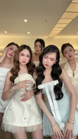 mga manikin sa mall 😍