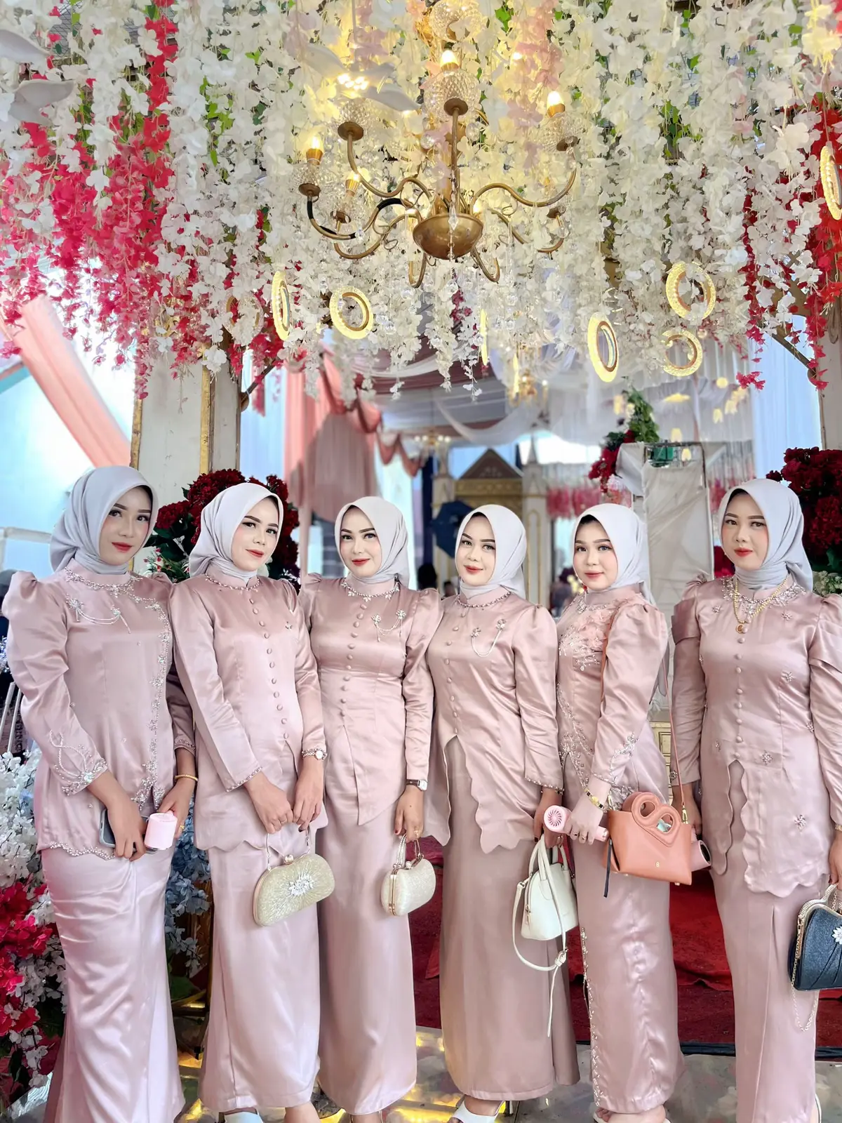 Bridesmaid on duty🩷 #bridesmaids #melayubride #bridesmaidmelayu #kurungmelayu #inspirasikebaya 