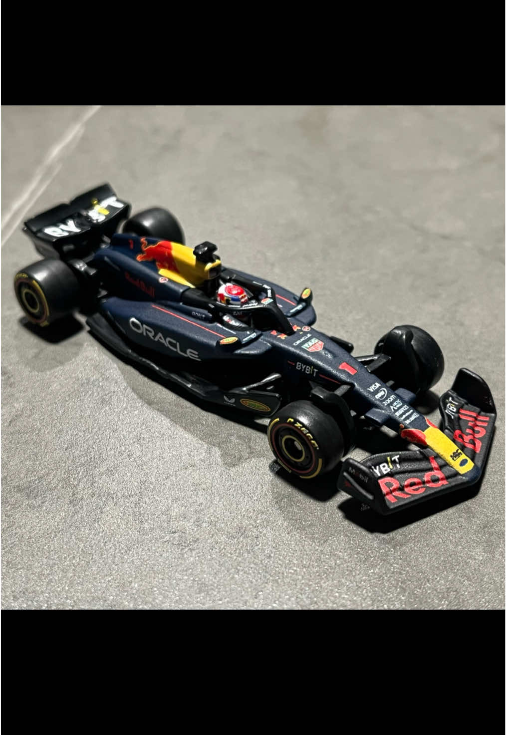 Unleash the lion! 🦁 this licensed model of Verstappen’s Red Bull from Hot Wheels is simply lovely 😘 what a beautiful car and one that I’m glad to let it loose! #MaxVerstappen #OracleRedBullRacing #Formula1 #HotWheels #diecastcar