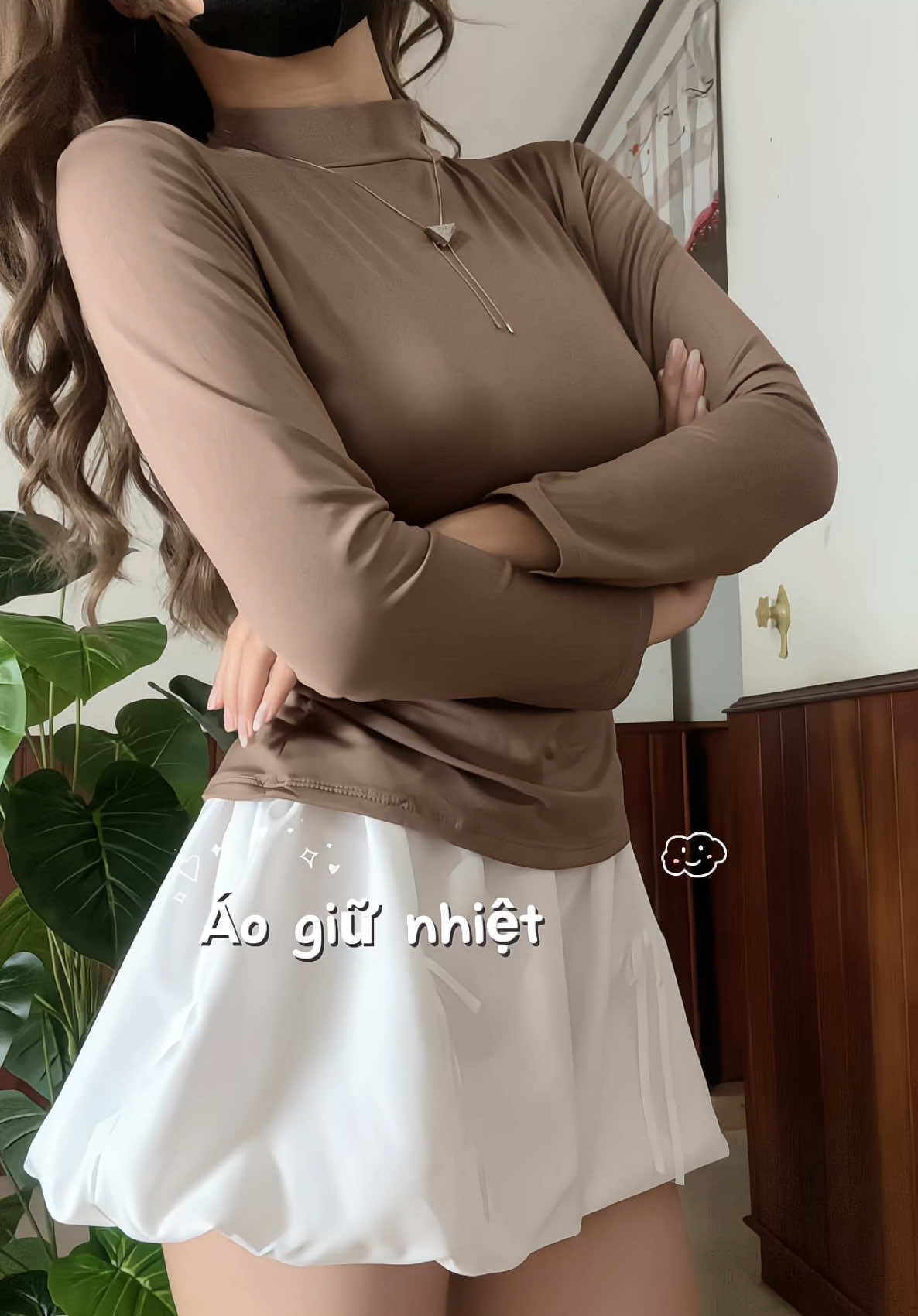 Nhìn zá em nó xong em lấy luôn combo 3 cái là mấy chị biết rồi nha, mà không nghĩ áo giữ nhiệt mà lên form đẹp vậy luôn ạ , màu nâu bên ngoài đậm hơn trên lip xíu ạ #aogiunhiet #aothungiunhiet #aothuncocao #aoco3phan 