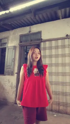 #ခေတ်စားနေလို့#အိပ်ရာထလာတဲ့ရုပ်နဲ့🤧#မလှလဲကြိကွာ😜#ဘေးမှာဝိုင်းစနေကြလို့သေချာမကရ😞#နောက်မှလှလှလေးဝတ်ပီးထပ်ကပြမယ်🤭🤌🏻 