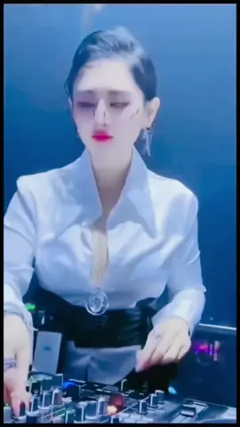 Membalas @hujangsevendjremix remix racun asmara racunasmara#remix #remixdj  #fyp racun asmara 