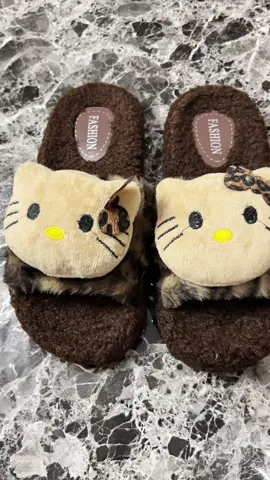 Dép lông xinh lắm luôn mang mùa đông đúng bài ạ #xuhuong #ttlktiktokshop🔥 