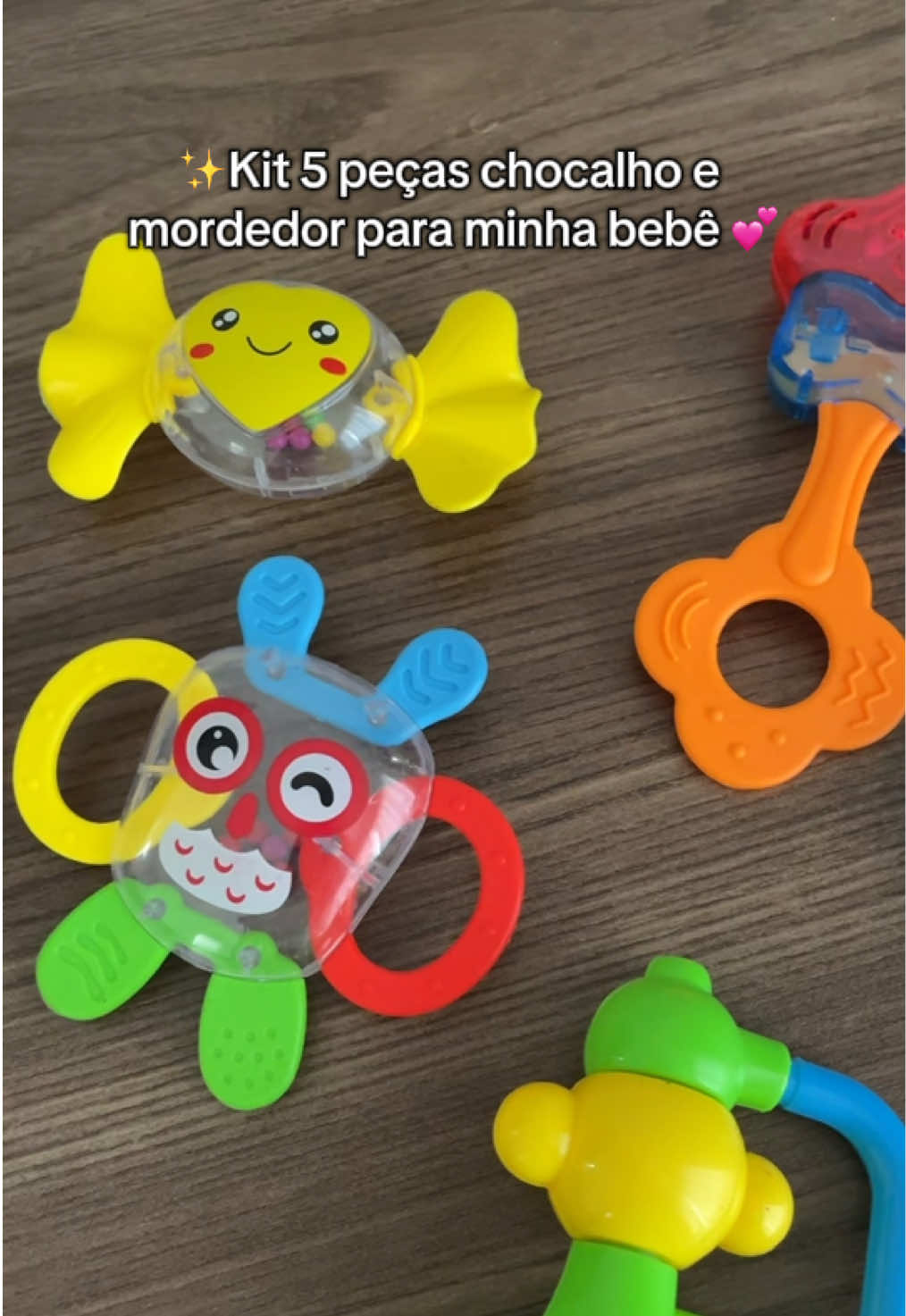 Muito fofo esse kit de chocalho e mordedor que comprei pra minha bebê! Fez muito sucesso por aqui😍  #chocalho #mordedor #kit #bebe #unboxing 