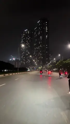 Giờ mà có bà chị U40 nào thì… @Hà Nội Về Đêm ❤️ #hanoivedem❤ #langthanghanoi #nhachaymoingay #xuhuong2025 