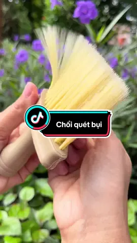 Có cái chổi quét bụi đa năng nhỏ gọn tiện lợi này dọn dẹp nhàn tênh#choiquetbui #choiquetdanang #choivesinhbanphim #choiquetbuimini #giadungtienich  @Duyên Da Dụng🇻🇳☘️  @Duyên Da Dụng🇻🇳☘️ 