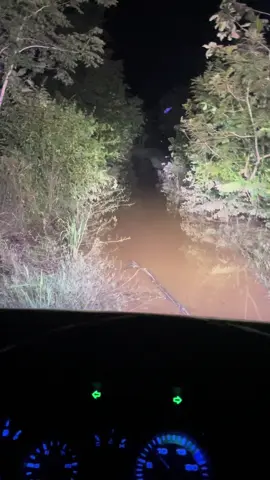 ផ្លូវទៅរកលុយមេៗ🥹💓 #ពោសាត់ផ្ទះខ្ញុំ🏘️❤️🏠 #fyp #ឡានចាស់សុំរាប់អានផង🚛💗🥰🙏 