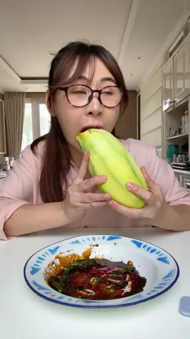 Mangga segede pepaya , enaknya dirujak aja pakai kecap manis  #reviewmakanan #sibungbung #kulinerviral 