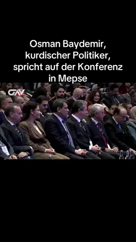 Osman Baydemir, kurdischer Politiker, spricht auf der Konferenz in Mepse