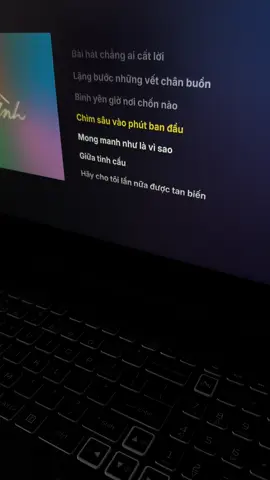 Chìm sâu vào phút ban đầu… #hukhong#nhachaymoingay#lyrics#chamvaotim 